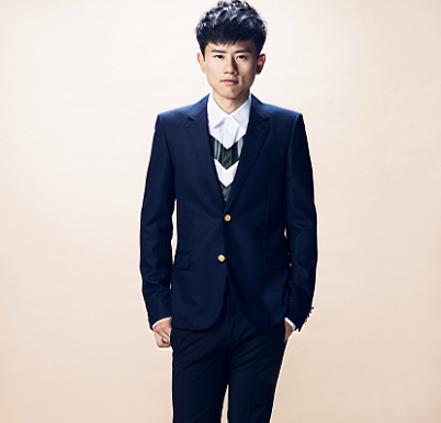 張杰、青春美少女、張陽(yáng)陽(yáng)出席新疆烏魯木齊圣誕演唱會(huì)