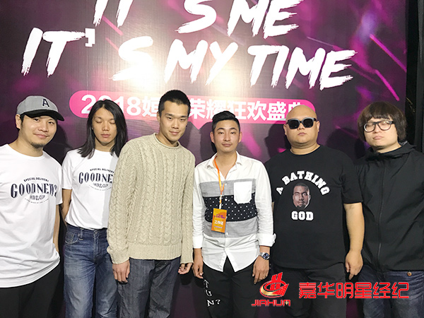 耿斯?jié)h的尋路者樂隊與經(jīng)紀人李志