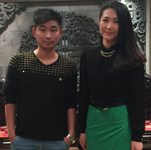 孫露與經紀人李志合影