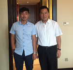 馬光遠與經紀人李志合影